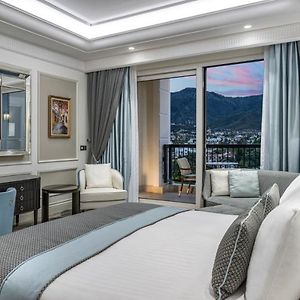 Deluxe Room Mountain View
